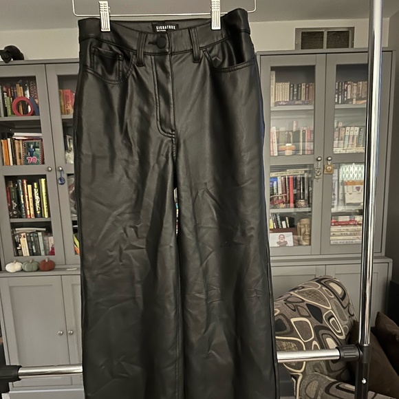 Faux-leather wide leg pants - Picture 1 of 4